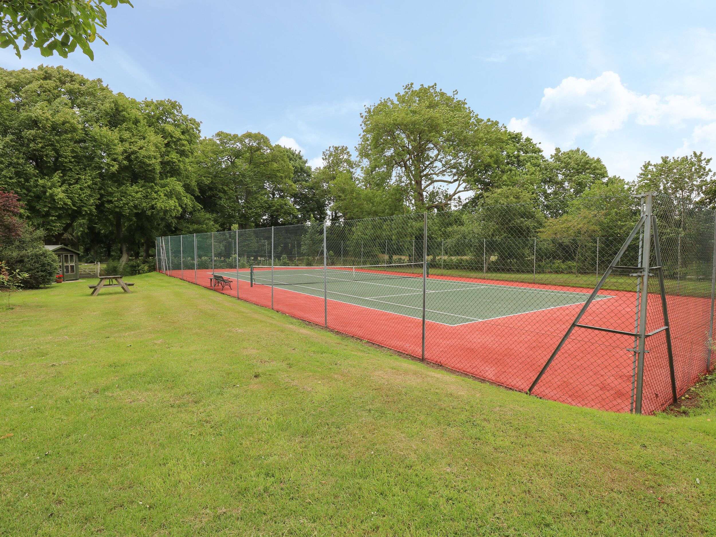 Cottage | Sport court