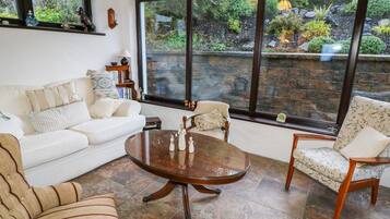 Cottage | Khu phòng khách