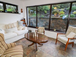 Cottage | Living area - Woodleigh Cottage (Ballycastle)