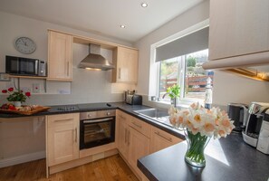 Cottage | Interior - Estuary View (Whitby)