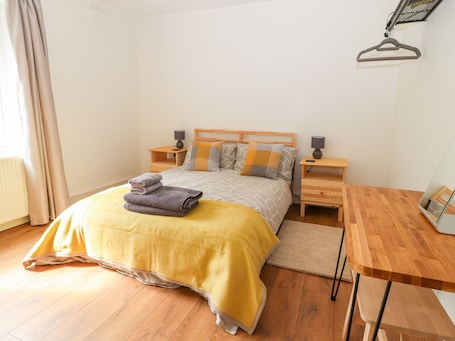 Cottage | 2 bedrooms, individually decorated, individually furnished, free WiFi. Well House Farm Flat 1