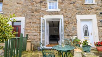Cottage | Front of property