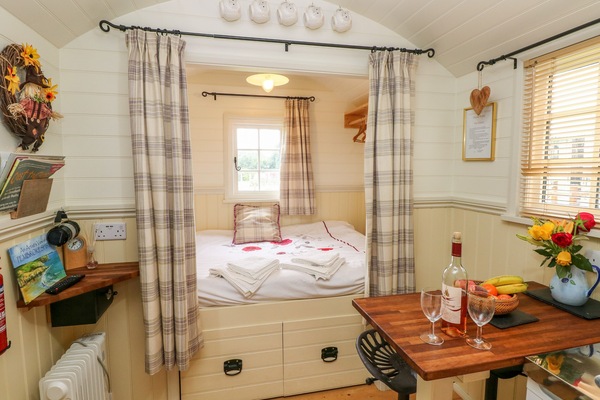 Cottage | Interior