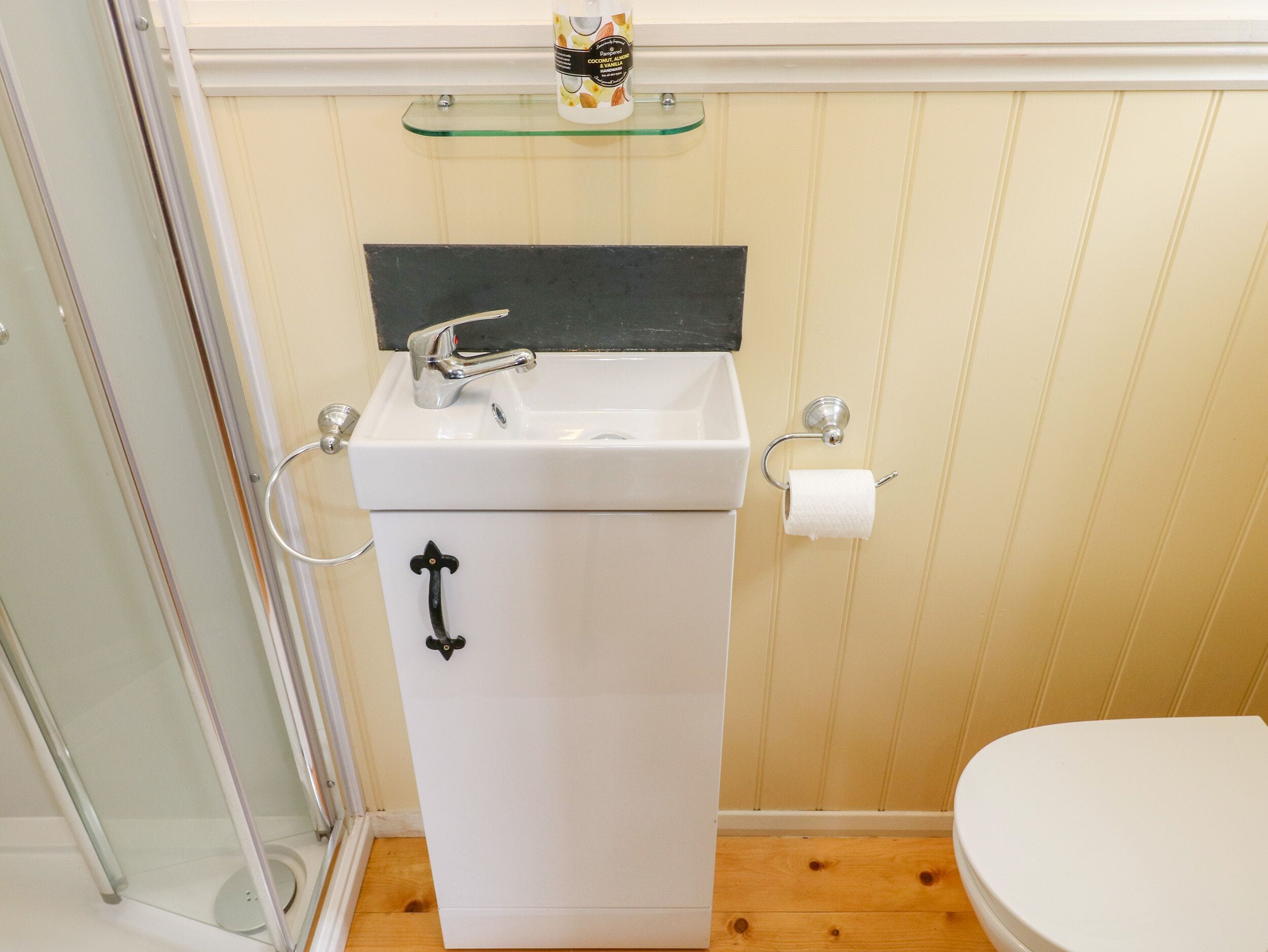 คอทเทจ | ห้องน้ำ | ฝักบัว