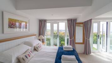 4 ห้องนอน, ห้องพักตกแต่งอย่างมีเอกลักษณ์, ตกแต่งพิเศษโดยเฉพาะ, Wi-Fi ฟรี