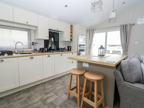 Cottage | Interior - Cayton Pines (Scarborough)