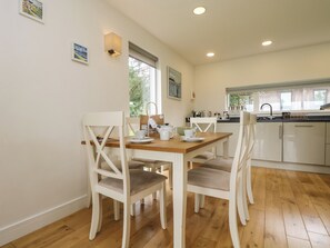 Cottage | Dining - Hazel (Truro)