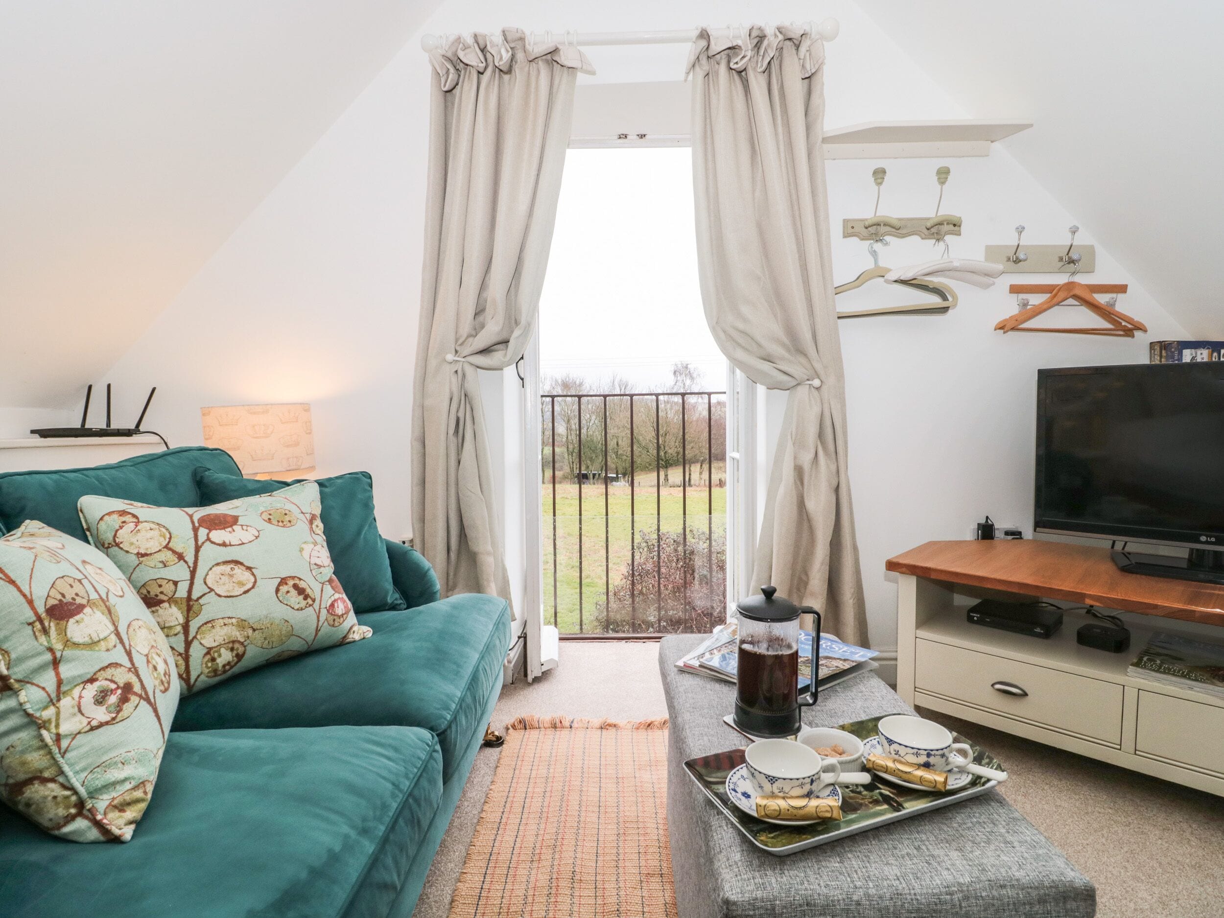 코티지 | 거실 공간 | TV