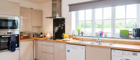 Casa de campo | Cocina privada | Lavavajillas y utensilios de cocina