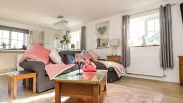 Cottage | Ruang keluarga