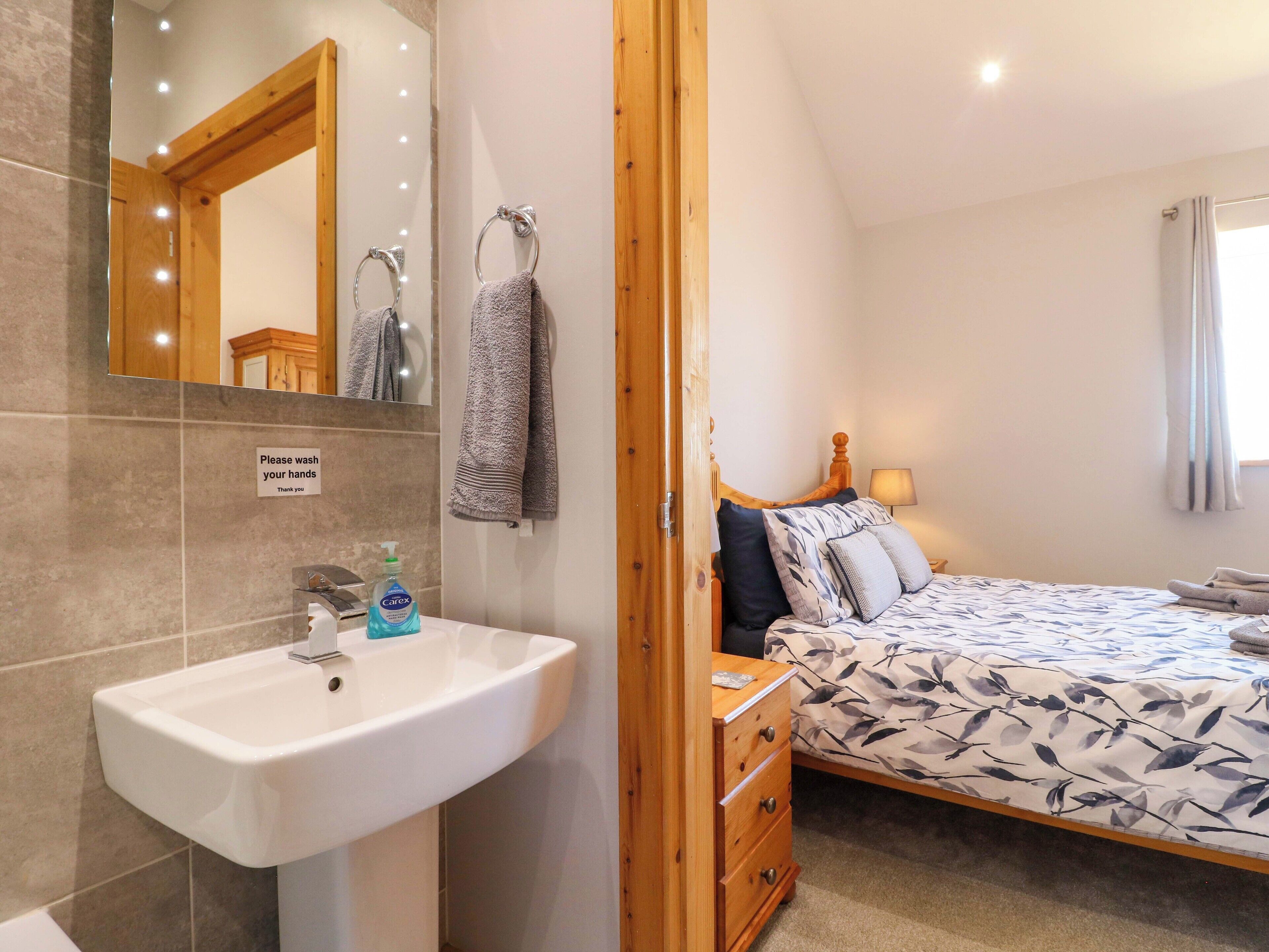 Cottage | 2 phòng ngủ, trang trí khác biệt 