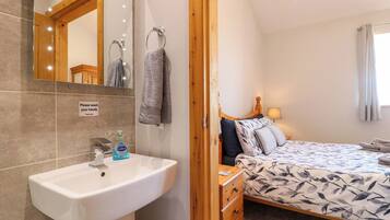 Cottage | 2 phòng ngủ, trang trí khác biệt