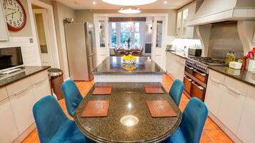 Cottage | Interior