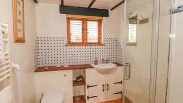 Cottage | Bathroom | Shower