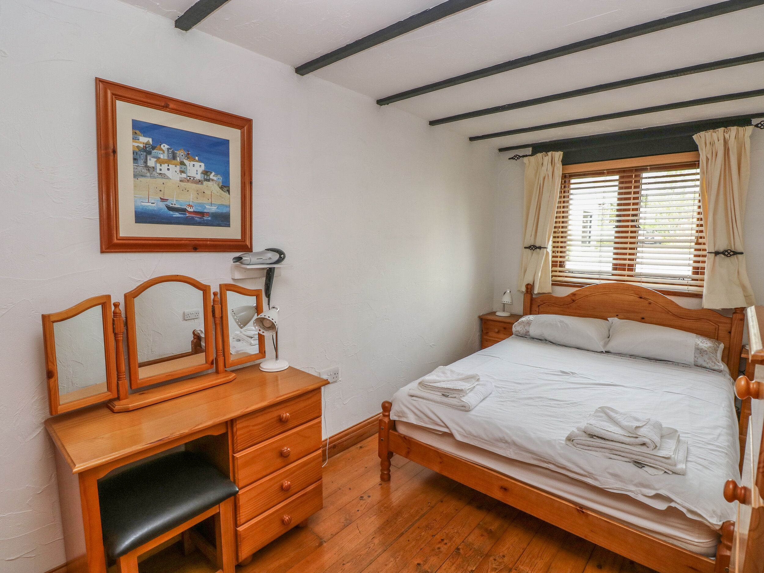 Cottage | 2 bedrooms, individually decorated, individually furnished, free WiFi