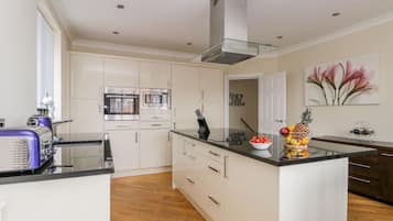 Cottage | Interior