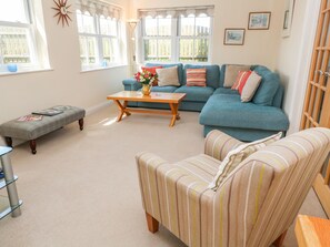 Cottage | Living area - Henrys Croft (Helston)