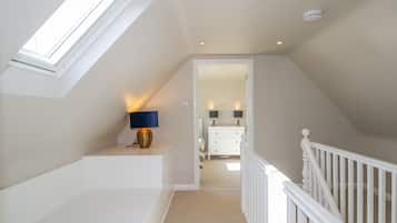 Cottage | Bathroom | Shower