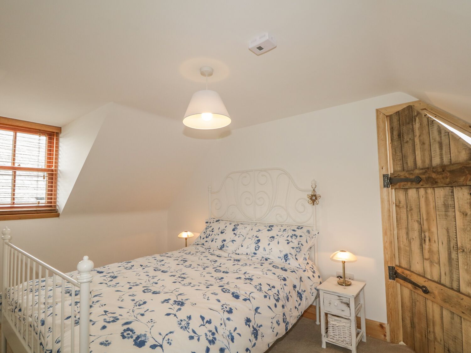 Cottage | 2 bedrooms, individually decorated, individually furnished, free WiFi