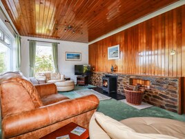 Cottage | Living area | TV