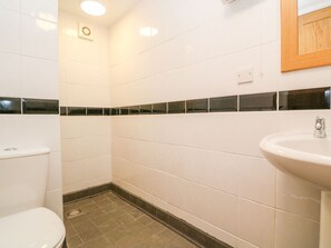 Cottage | Bathroom
