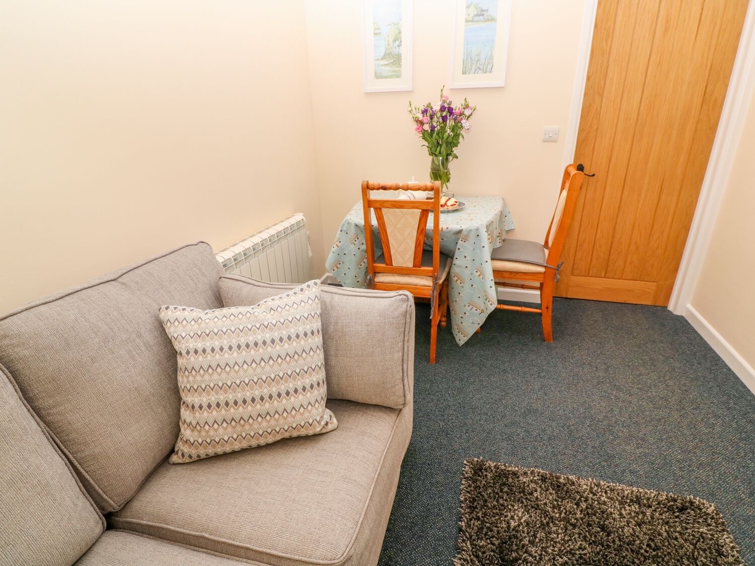 Cottage | Living room | TV