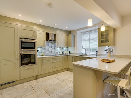 Cottage | Interior
