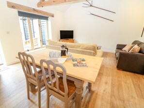 Cottage | Dining - The Stables (Dereham)