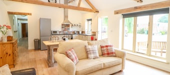 ザ ステイブルズ