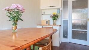 Cottage | Bahagian dalam