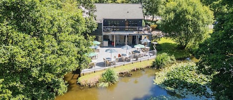 المنشأة من الخارج