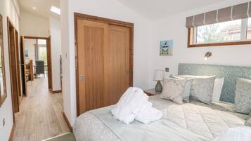 1 bedroom, individually decorated, individually furnished, free WiFi