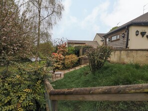 Cottage | Property grounds - Woodstock Retreat (Axminster)