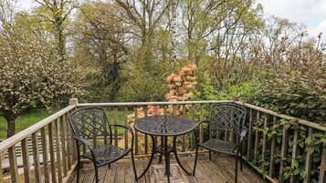 Cottage | Outdoor dining