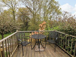 Cottage | Outdoor dining