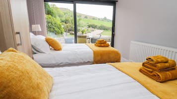 Cottage | 2 bedrooms, individually decorated, individually furnished, free WiFi