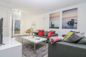 Cottage | Interior - Sea Breeze 17 Gannel (Truro)