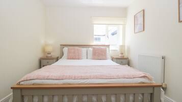 Cottage | 2 bedrooms, individually decorated, individually furnished, free WiFi