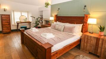 Cottage | 5 bedrooms, individually decorated, individually furnished, free WiFi