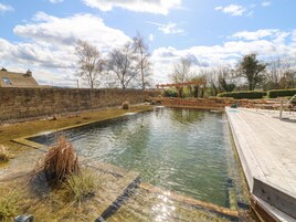 Cottage | Pool | Outdoor pool