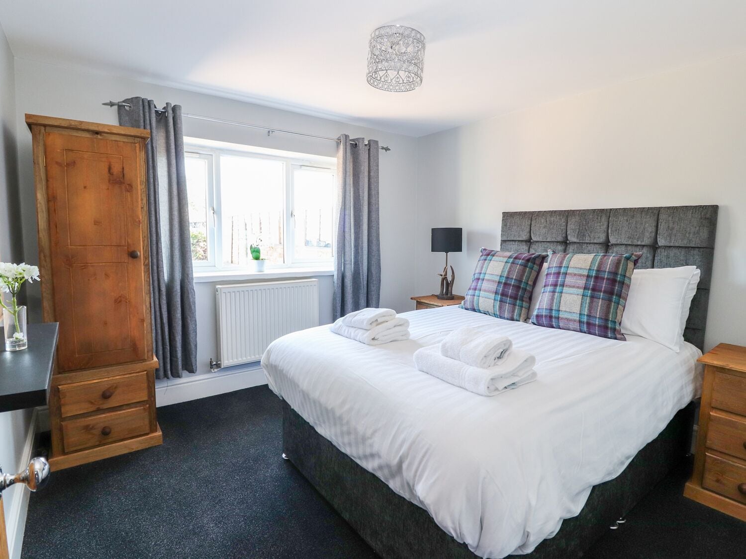 Cottage | 2 bedrooms, individually decorated, individually furnished, free WiFi