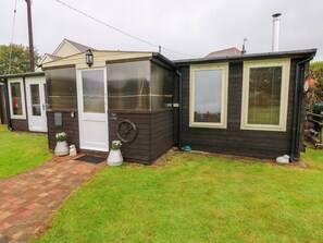 Cottage | Interior - The Lodge (Milford Haven)