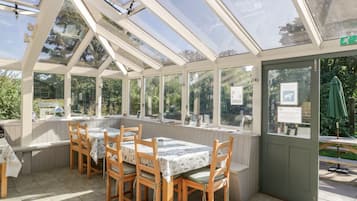 Cottage | Balcony