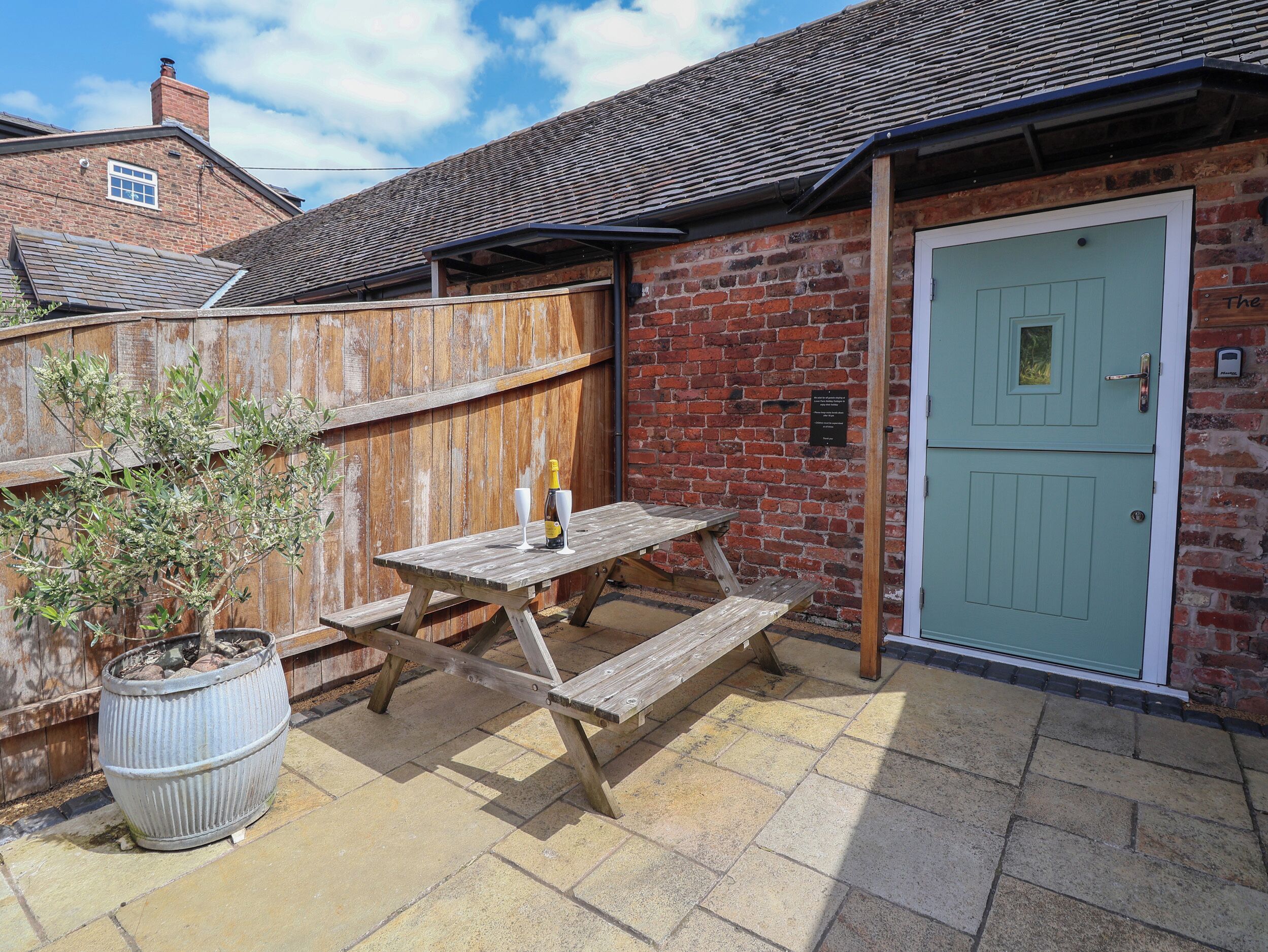 تناول الطعام بالخارج