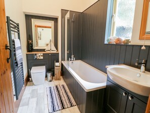 Cottage | Interior - Engine House (Exeter)