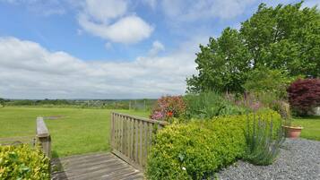 Cottage | Property grounds