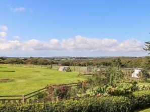 Cottage | Interior - Valley View (Helston)