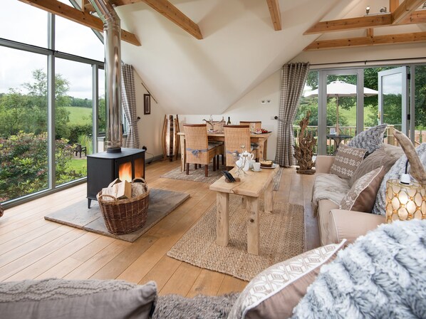 Cottage | Living room | TV - Kidcleugh Hide (Duns)