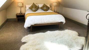 Cottage | 2 bedrooms, individually decorated, individually furnished, free WiFi