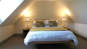 Cottage | 2 bedrooms, individually decorated, individually furnished, free WiFi